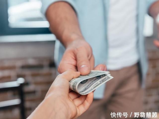 妈妈|“妈妈,能不能给我10元零花钱?”当孩子要钱时,千万不要这样做