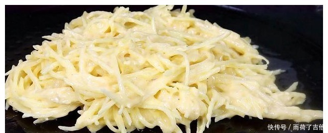 鸡蛋|土豆丝里打3个鸡蛋,居然这么好吃,我家一周吃7次,上桌就扫光!