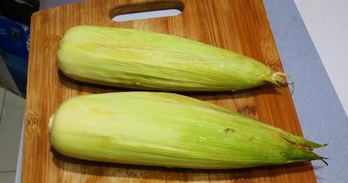 做法|玉米别再煮着吃，教你个独特吃法，又香又甜还易消化，做法超简单