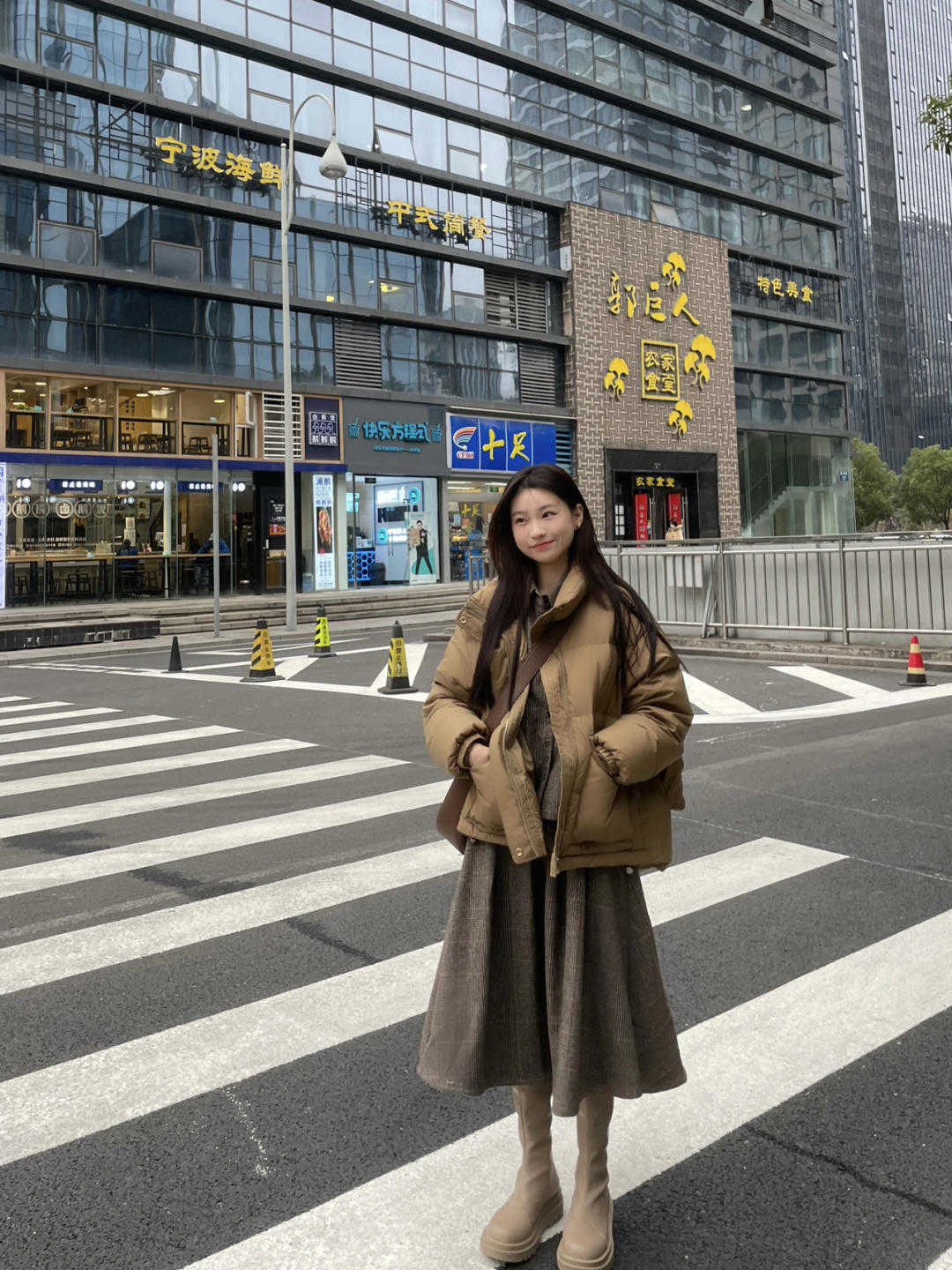 运动款 大衣和羽绒服都不是你的冬季,那就选择厚外套吧!