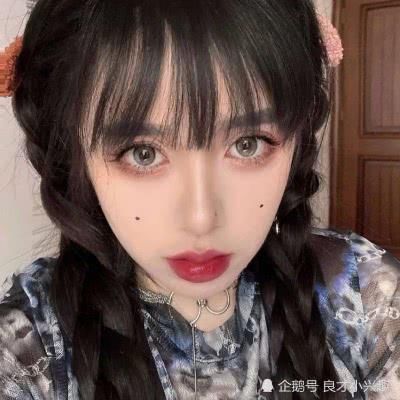 经常“被人暗恋”的3种女孩,自以为“长得丑”,实则男生特心动