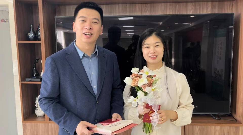 山东迎来首个婚姻登记高峰日！1.3万对新人领证结婚