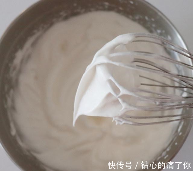 香橙蛋糕卷,湿润绵甜,带着淡淡橙香