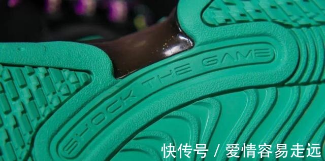签名鞋 开箱冷门球鞋,签名鞋的配置,二百出头的价格!