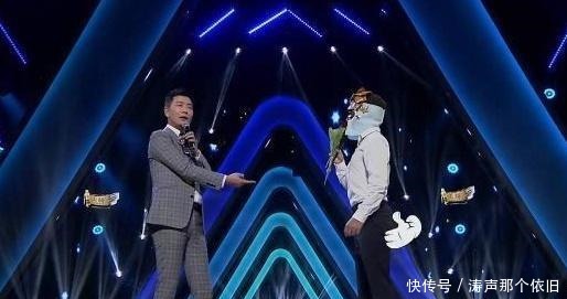 蒙面唱将史上最难猜的歌手,华语乐坛查无此人,揭面后全场起立!