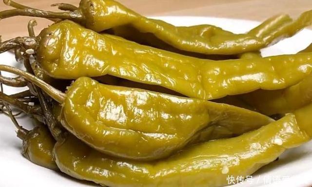 清洗干净|婆婆教我腌辣椒,不用水,不用油,酸辣爽口,2天就能吃
