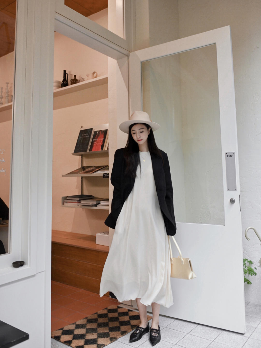 西装 黑白西装别乱穿,春天建议这样搭配,轻松打造非凡魅力