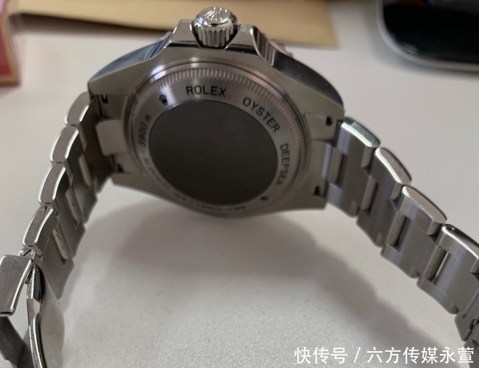 劳力士|健身男独爱沛纳海和劳力士,解毒劳力士渐变鬼王潜水表