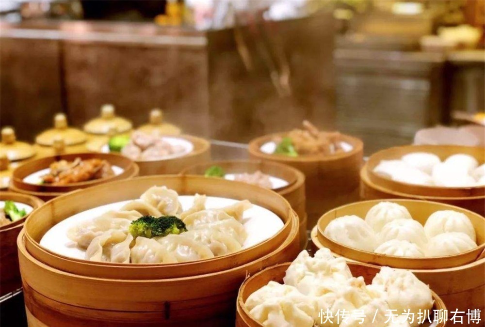 俗语:来客不摆三盘菜,可叹十人九不知,餐桌的讲究,你注意过吗