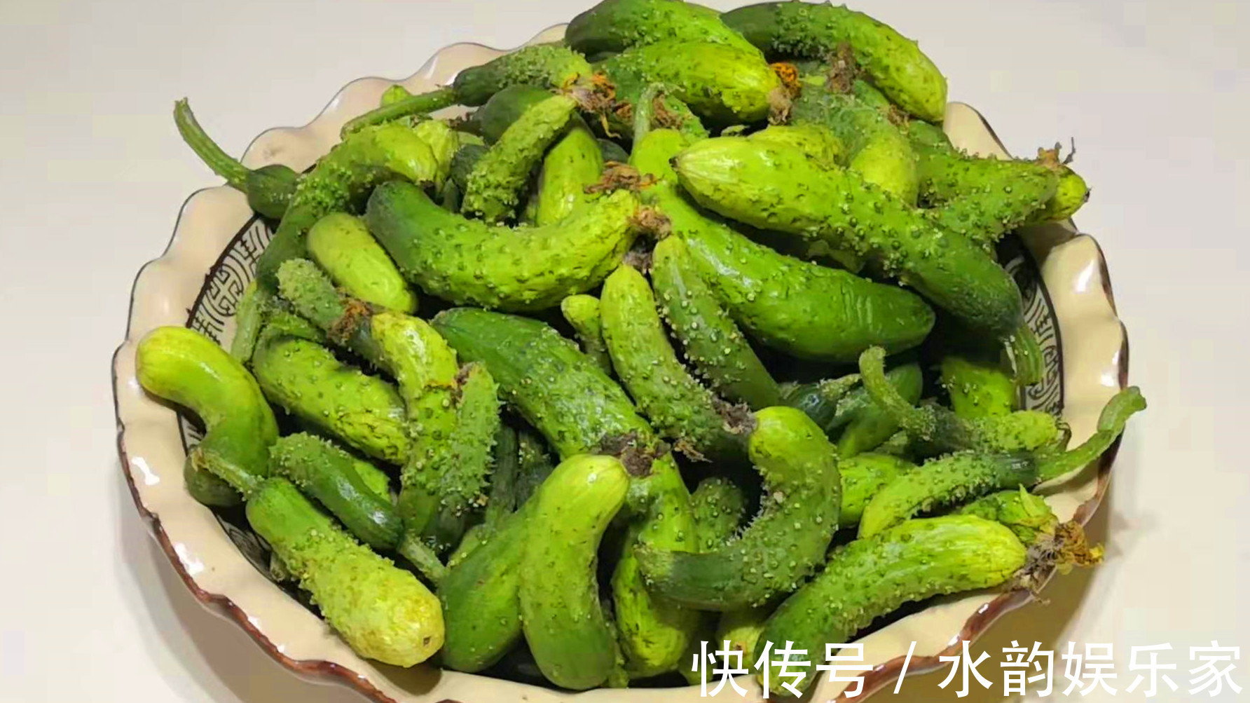 开胃|腌黄瓜好吃有秘诀,一天就能吃,香脆爽口又开胃,比吃肉还过瘾