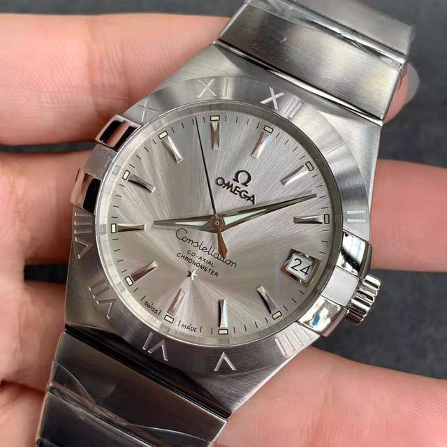 欧米茄|手腕较细的男人,可以佩戴哪些腕表?