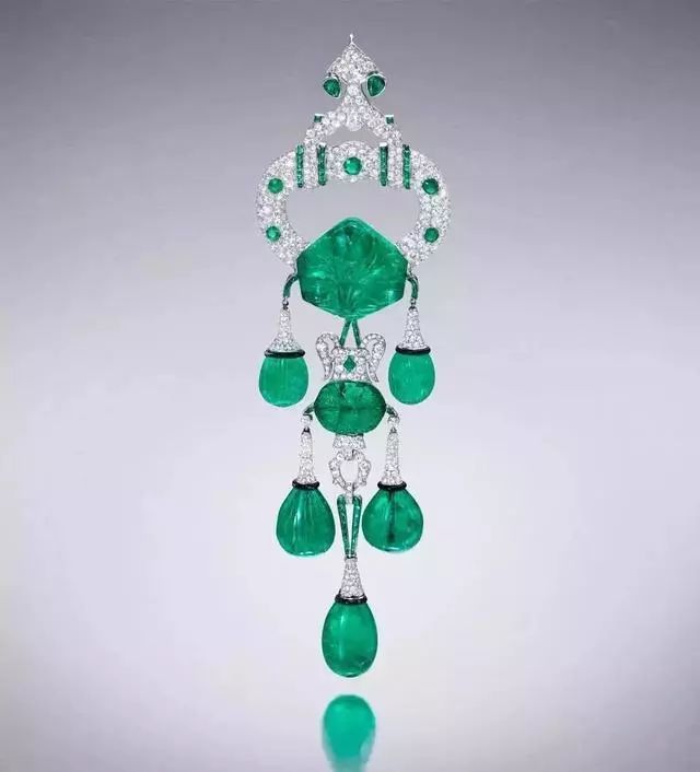 富美|一个论斤买卡地亚珠宝 的女人,是一个怎样的白富美?