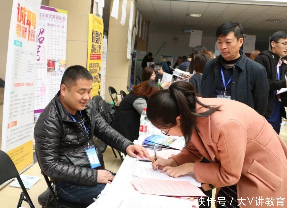 女生学习什么专业，毕业之后“收入最高”，学生要有清晰的认知