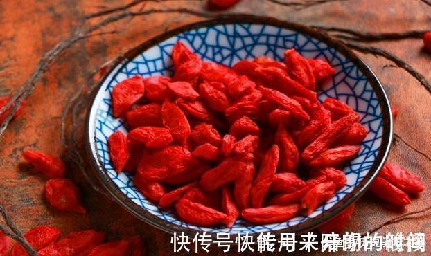 男人|俗语“男人行千里,切莫吃枸杞”,什么意思年轻夫妻应该看看