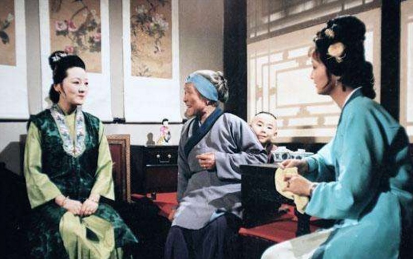 薛姨妈!心狠手辣王熙凤,无亲无故却给了这三个人柔软,人性本复杂