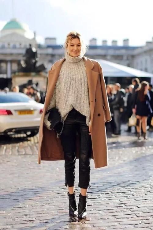 最近火了一条新裤子，叫：“开叉小脚裤”，时髦洋气又百搭