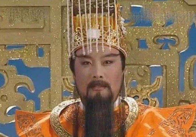 王卫国#他是国家一级演员,四大名著参演三部,祭祖时发现冥币上印着自己