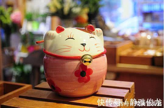 儿子|儿子期末考试得了第一名,宝妈砸开存钱罐给奖励,一锤下去却懵了