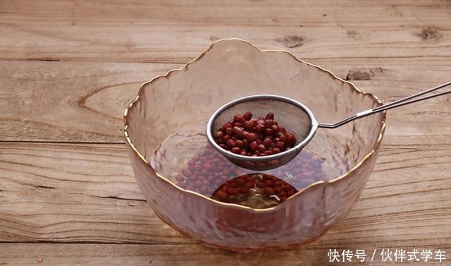 它是“长生果”,和红豆一起煮,香甜软糯又营养,温暖舒适过冬天