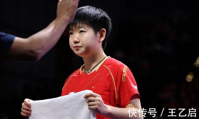 黄海诚|孙颖莎首次登顶第一,球迷欣喜之余有另一担心,教练问题何时解决