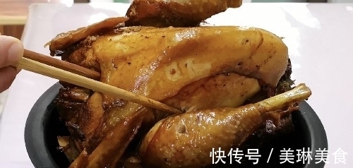 电饭锅|整只鸡往电饭锅里一丢,不加1滴水1滴油,出锅后老婆和儿子抢着吃