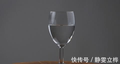 酒精|长期小酌一杯酒的人和滴酒不沾的人,哪种更健康?养生专家有话说