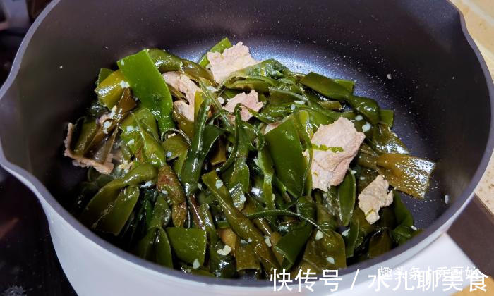 秀厨娘|此食材市场遇到我就买,才6元1斤,营养很全面,炖汤喝鲜美又滋补