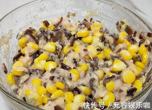 玉米|粤式早茶必点玉米饼，在家做每个才3毛钱，比包饺子简单又超好吃