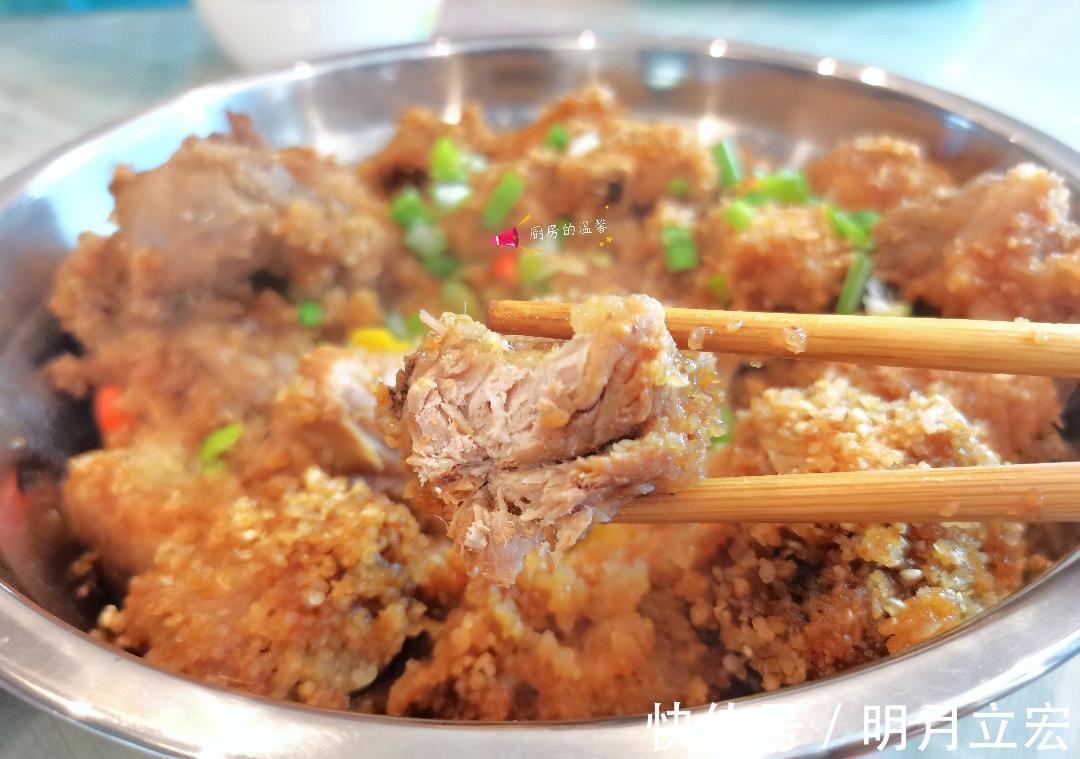 一家三口的午餐真馋人，用心做的排骨孩子连吃三块，并大赞太香了