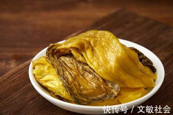 酸菜炖排骨|腌酸菜,别只知道放盐腌,多做3步,酸菜又酸又脆,放1年也不坏