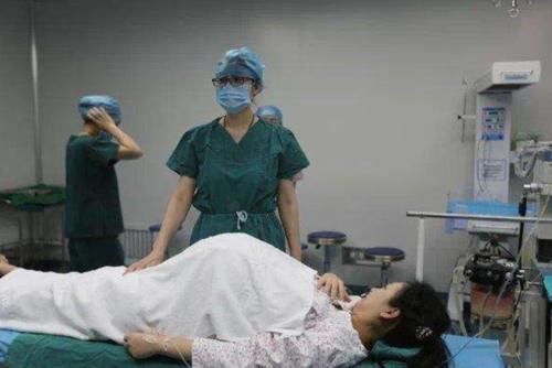 小林|“宁愿肚皮挨刀也不顺产”,二胎宝妈说出心里话,好处再多也不选