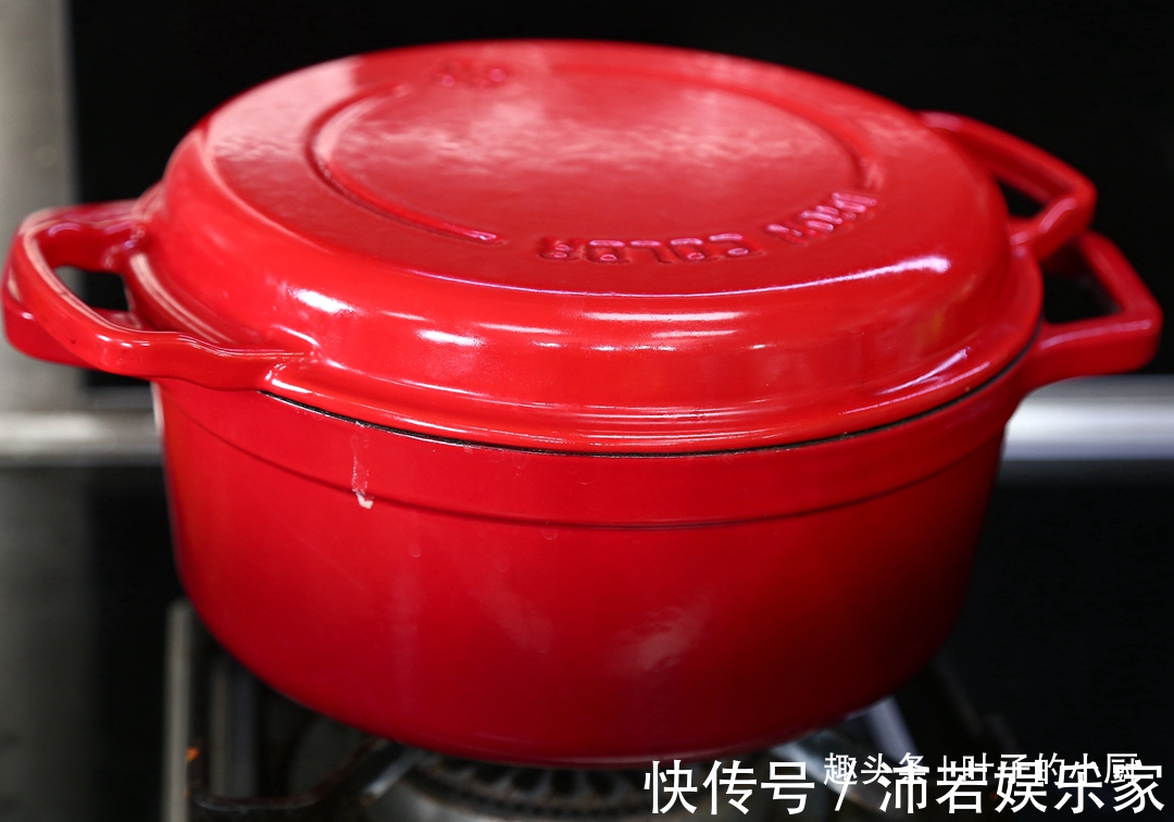 土豆炖牛肉|土豆炖牛肉,30年大厨支招只要加上此物,七大姑八大姨抢着吃