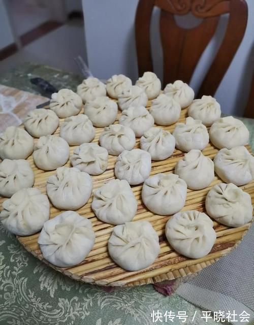 蒸馍|发面时酵母是放面粉中还是放温水中和面？有什么区别？