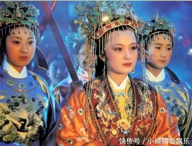 丫头|撞见茗烟与丫头云雨的画面,贾宝玉为什么就想去找袭人?原来如此