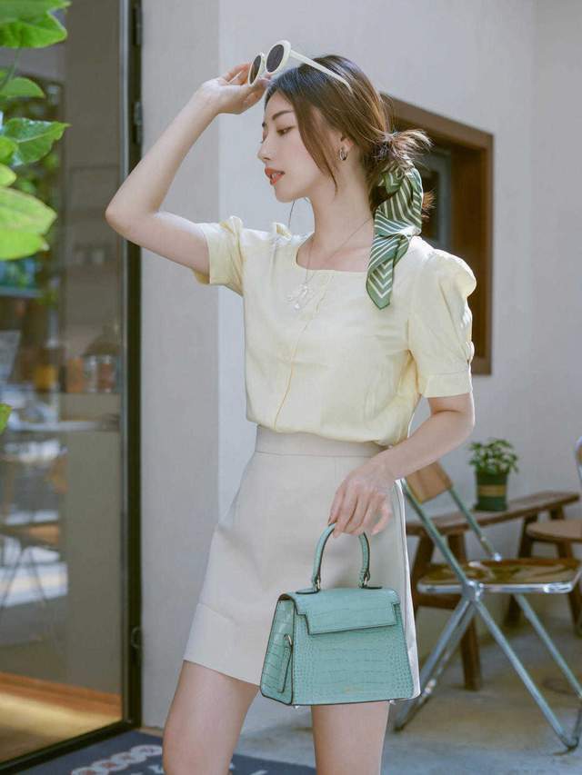 锁骨|今年风头不减的泡泡袖如何穿？学会这几个搭配技巧，怎么穿都好看