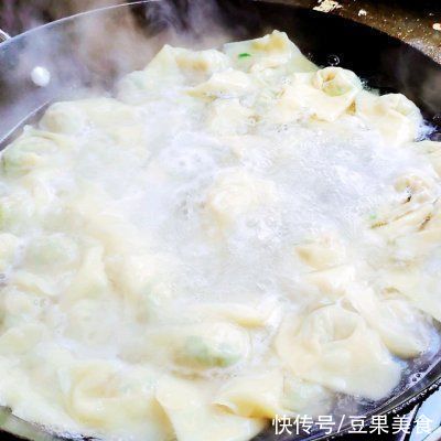 酸辣馄饨一出锅，方圆十里都飘香