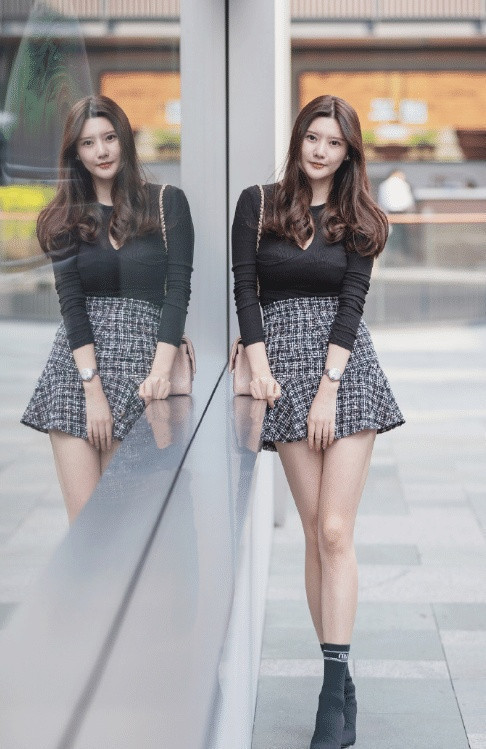 时尚又不做作的美女,这种打扮,真让人有好感