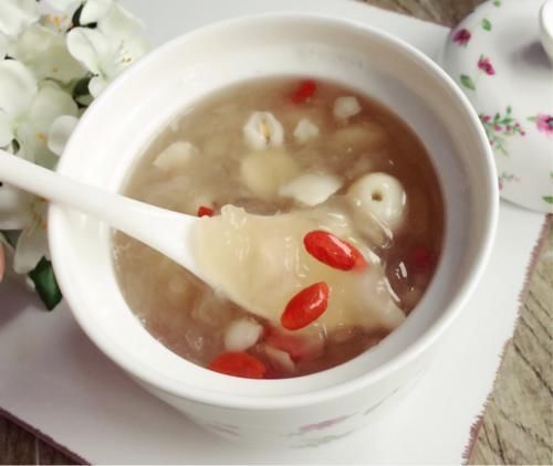 百合|真正“补血汤”被发现了,简单煮一煮,气血足了,脸色更红润