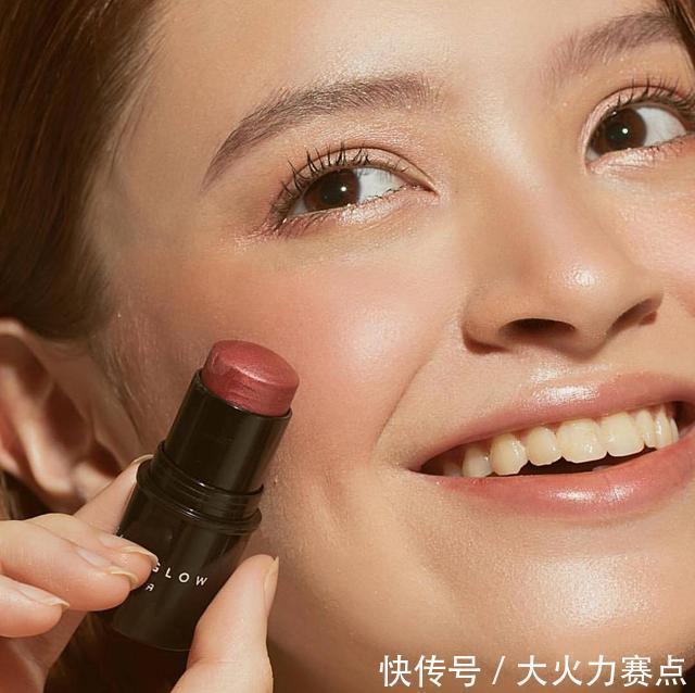 香槟色|打造仙气必收的造光神器!高光用的好,不做医美也能拥有水光肌