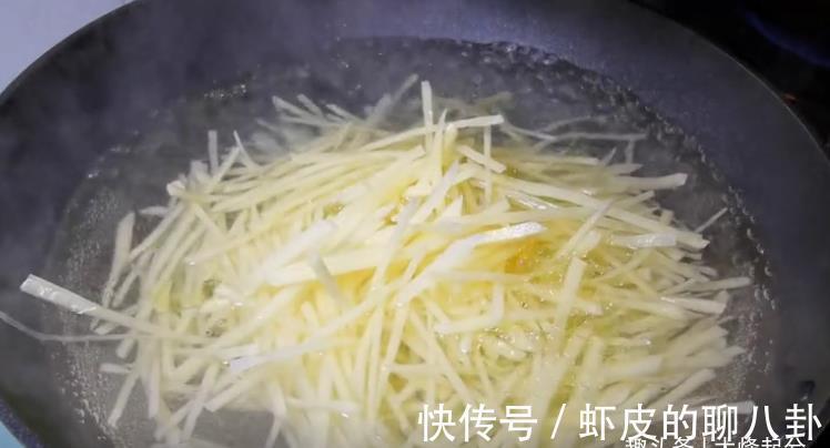 凉拌土豆丝|凉拌土豆丝，爽口开胃，下酒又下饭，做法超简单