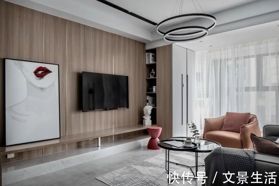 丹青色|89㎡现代简约，蓝色背景墙，搭配简约舒适软装，营造轻松时尚感