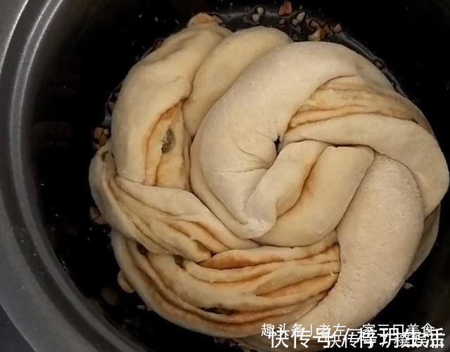 葡萄干|活了30年,才知道黄豆里打1个鸡蛋这么好吃,香甜解馋,看流口水