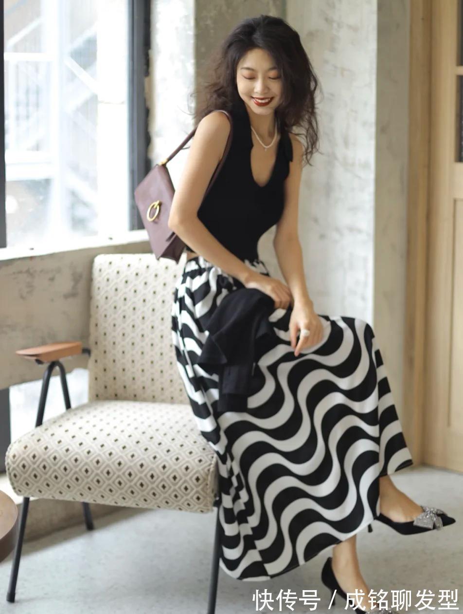 管它什么流行,适合自己才是最好的穿搭,只要显瘦怎么穿都好看