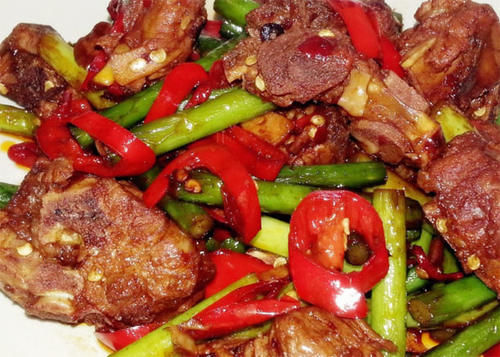 辣炒排骨|孩子想减肥不运动脂肪厚，多吃鲜香菜，瘦身燃脂，吃得香减肥加速