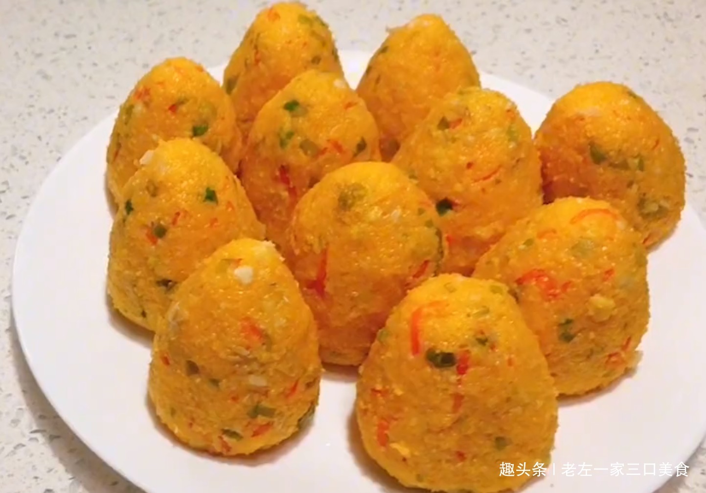 老左教你玉米面窝窝头的正确做法,一次5个都不够吃,太香了