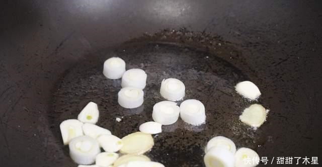 黄鱼的经典做法茄汁烧黄鱼,这味道,让你有舔盘子的冲动