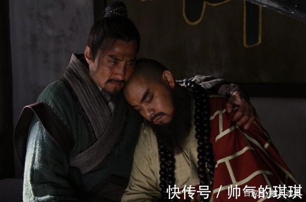 梁山|水浒传中,吴用和晁盖本是好兄弟,为什么后来两人却形同陌路