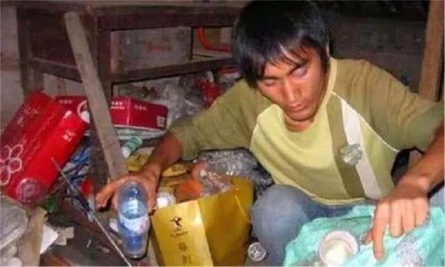 中国青年|12年前,那个“千里背疯娘”上大学的孩子,现状如何?