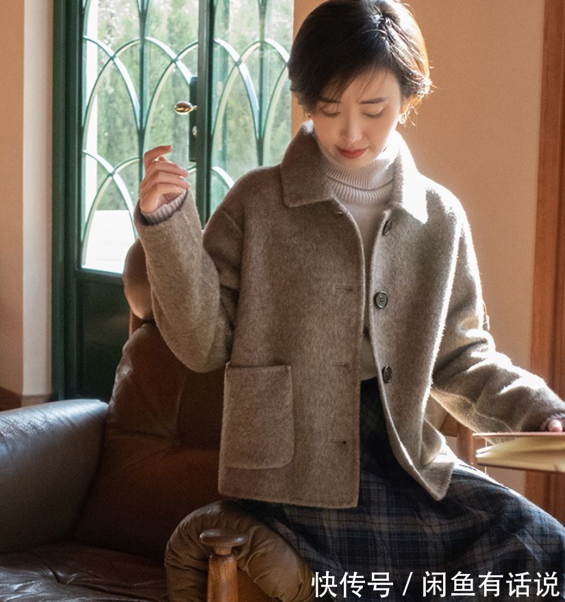 近色系|人到中年别穿得花花绿绿,学40岁博主这样穿,看着比同龄人显年轻