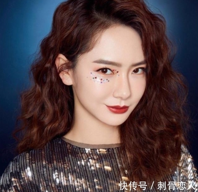 羊毛卷|同样是烫“羊毛卷”,为何你烫就很显老?原因基本离不开这两点